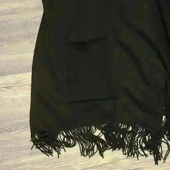 Kelly and Katie Fringe Komono - Picture 4 of 6